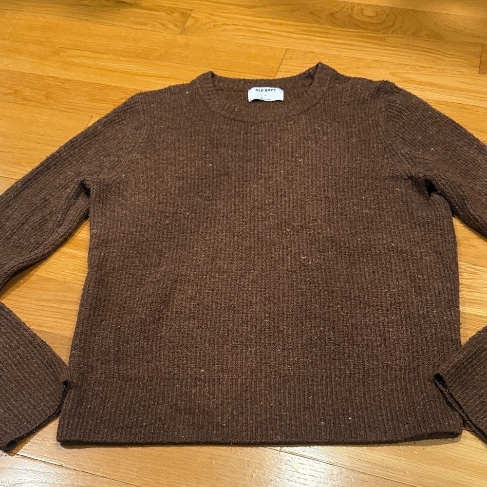 Old navy cozy chocolate long sleeve crew neck sweater size medium.
